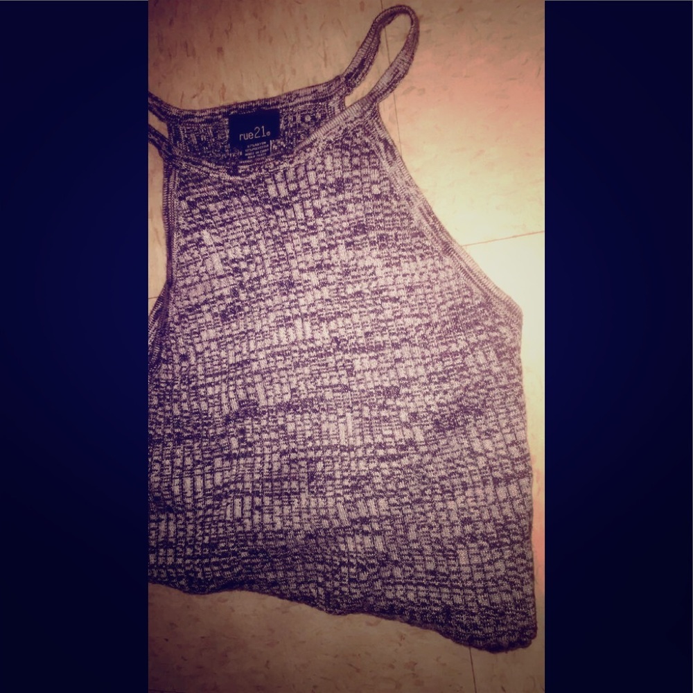 Grey and black top 💜